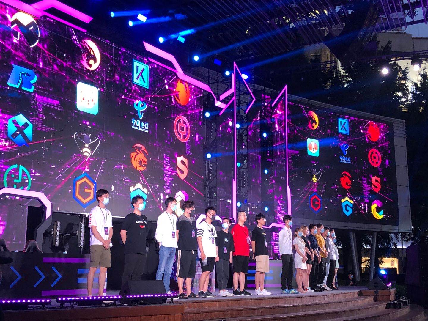 上提供了更 上提供了更